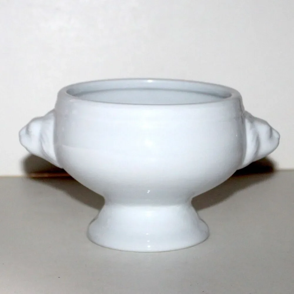 Sur La Table Lion Head Bowl 14 oz white ceramic French oven microwave safe